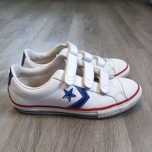 Boys Converse size 4